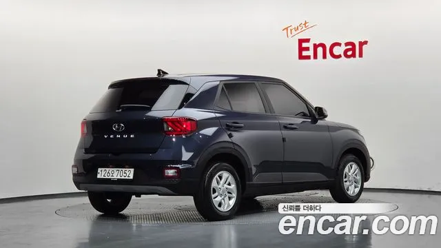 Hyundai Venue — Фото автомобиля 2