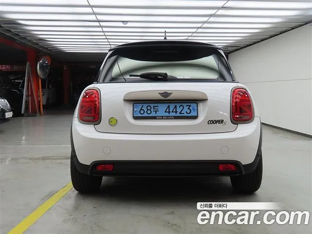 MINI Cooper Cooper Electric — Фото автомобиля 3