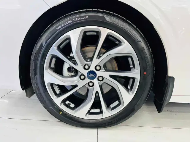 Ford Mondeo — Фото автомобиля 16