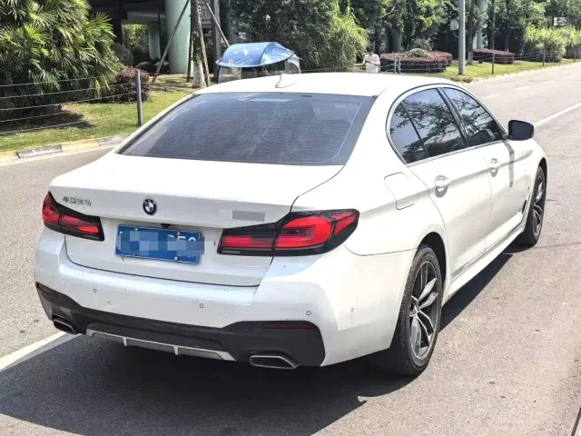 BMW 5 Series — Фото автомобиля 5