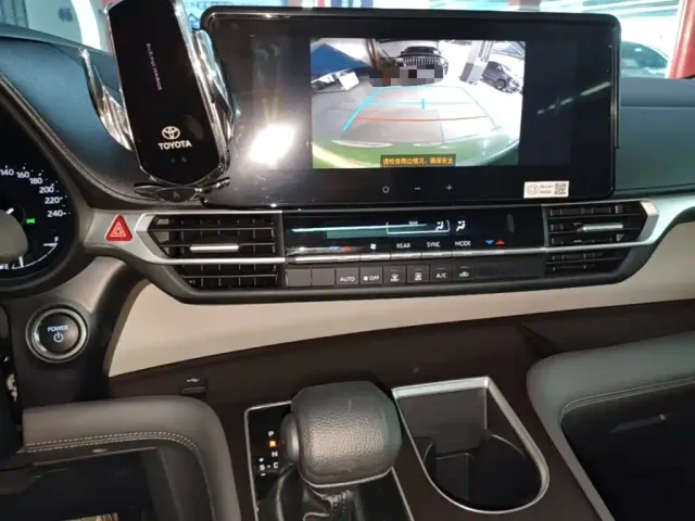 Toyota Granvia — Фото автомобиля 12