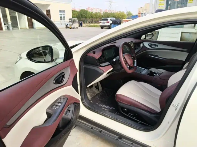 BYD Seal 07 DM-i — Фото автомобиля 15