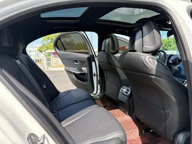 Mercedes-Benz C-Class — Фото автомобиля 11