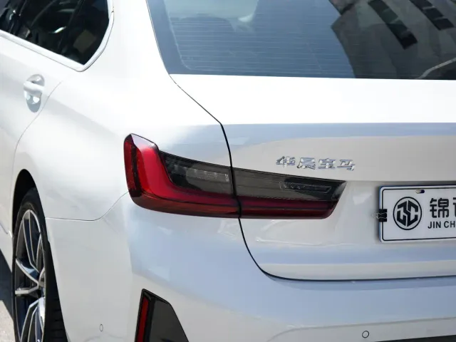 BMW 3 Series — Фото автомобиля 12
