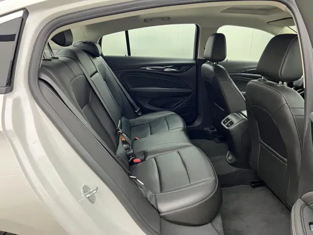 Buick Regal — Фото автомобиля 17
