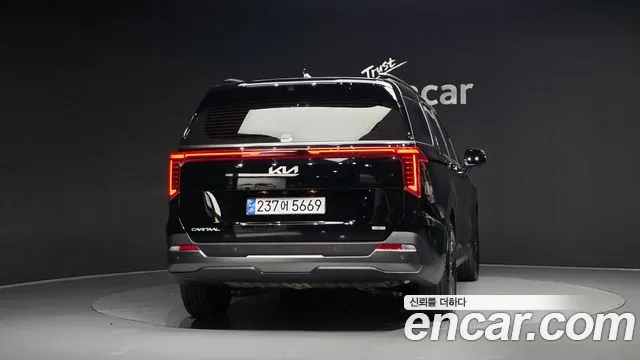 Kia Carnival Generation 4 — Фото автомобиля 3