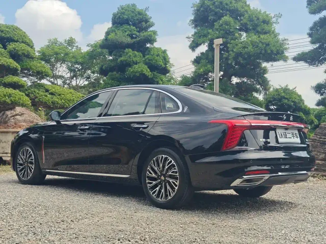 Hongqi H5 — Фото автомобиля 21