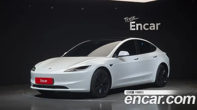 Фотография автомобиля — Tesla Model 3