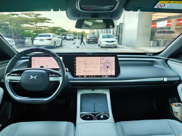 Xpeng P7 — Фото автомобиля 8