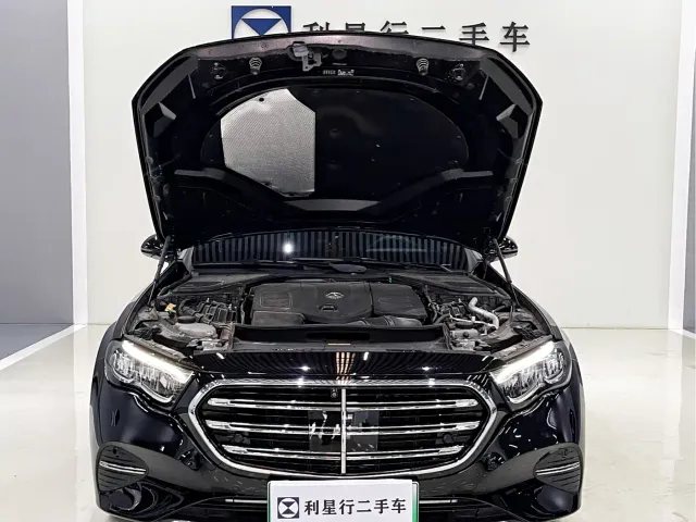 Mercedes-Benz E-Class — Фото автомобиля 11