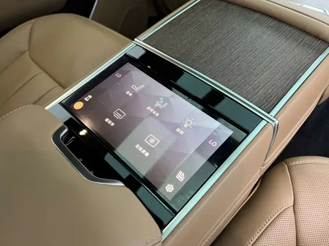 Land Rover Range Rover — Фото автомобиля 11
