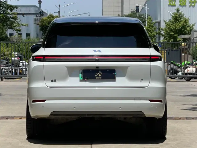Li Auto L7 — Фото автомобиля 5