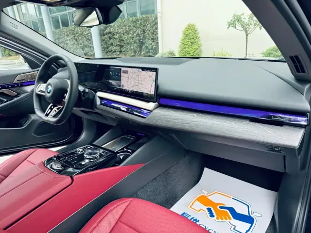BMW 5 Series — Фото автомобиля 16