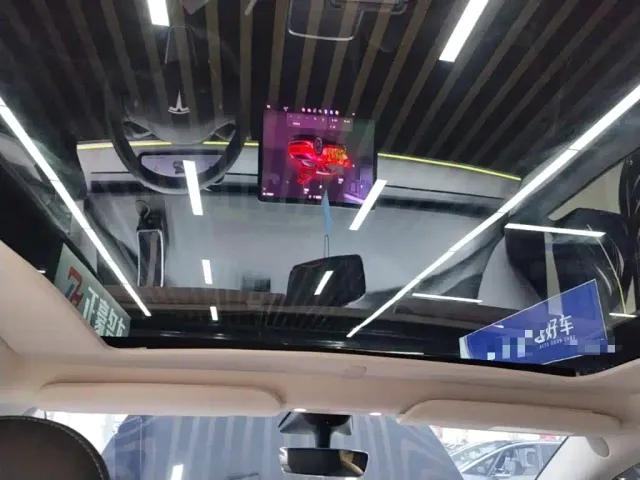 Tesla Model Y — Фото автомобиля 17