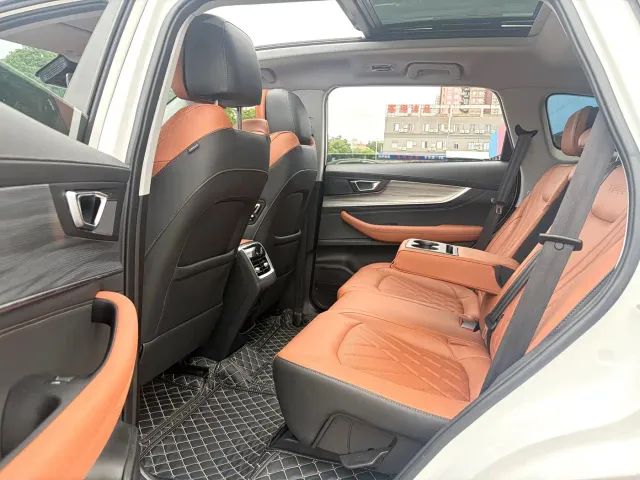 Chery Tiggo 8 PLUS — Фото автомобиля 16