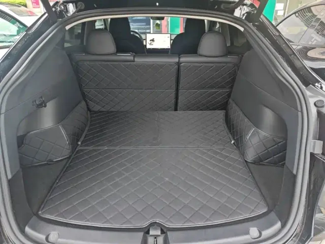 Tesla Model Y — Фото автомобиля 18