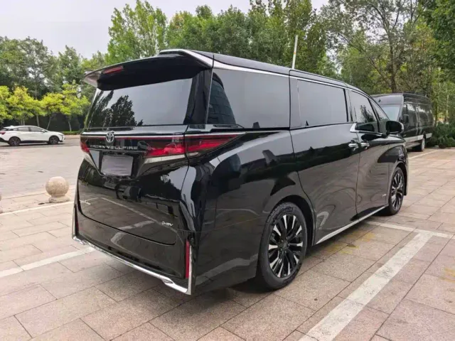 Toyota Vellfire — Фото автомобиля 6