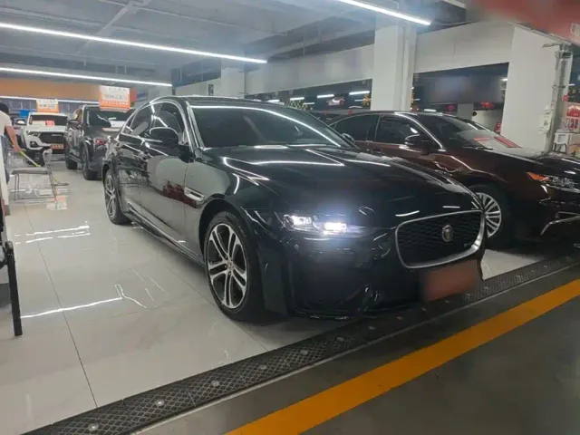 Jaguar XEL — Фото автомобиля 3