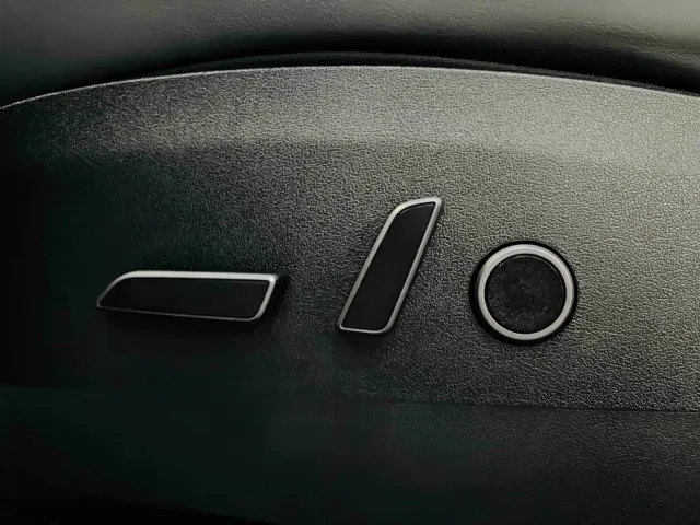Tesla Model Y — Фото автомобиля 14