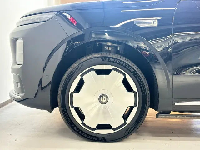 Leapmotor D Series — Фото автомобиля 24
