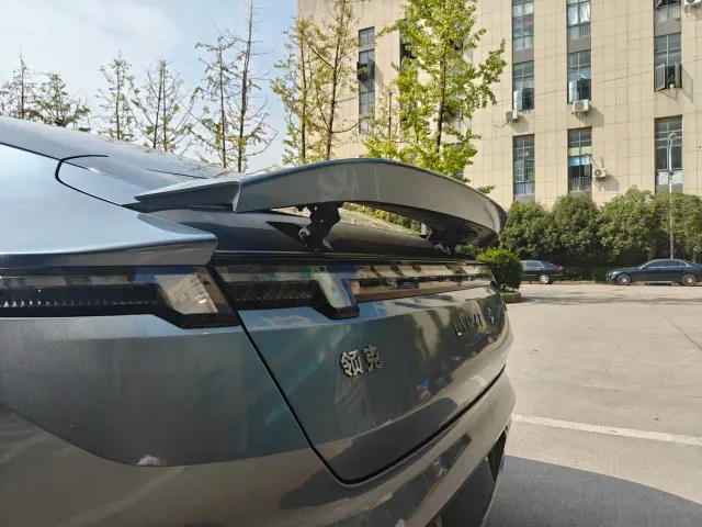 Lynk & Co Z10 — Фото автомобиля 13