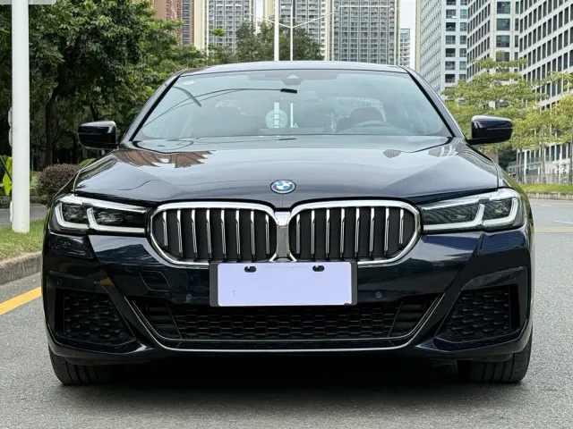 BMW 5 Series — Фото автомобиля 2