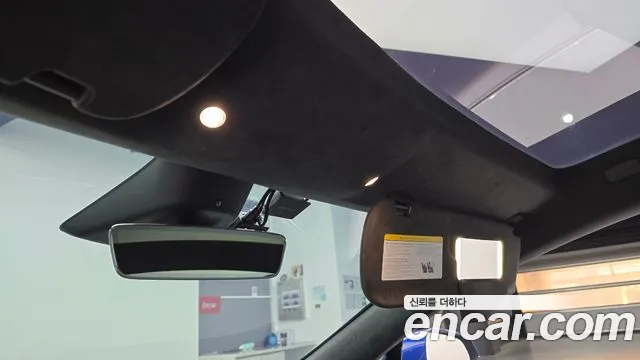 Tesla Model S — Фото автомобиля 14