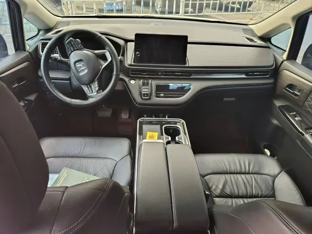 Honda Elysion — Фото автомобиля 3