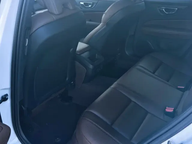 Volvo S60 — Фото автомобиля 5