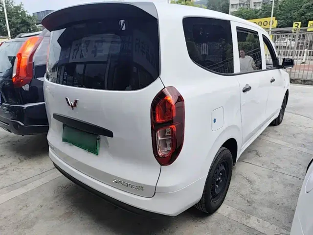 Wuling Hongguang — Фото автомобиля 6