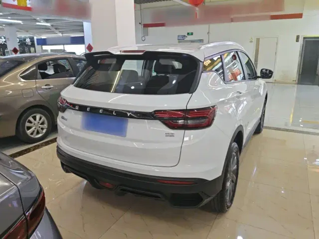 Geely Binyue — Фото автомобиля 6