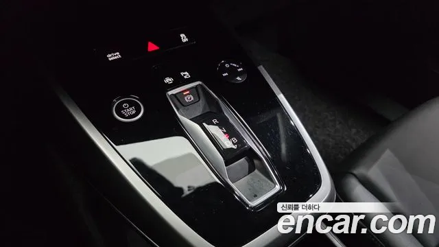 Audi Q4 e-tron F4 — Фото автомобиля 12
