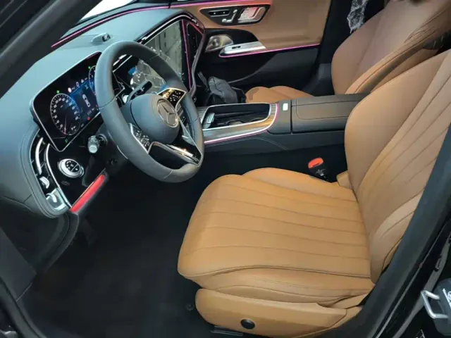 Mercedes-Benz E-Class — Фото автомобиля 14