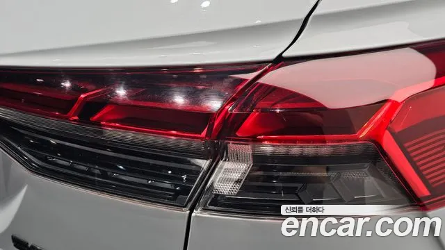 Audi Q4 e-tron — Фото автомобиля 23