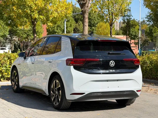 Volkswagen ID.3 — Фото автомобиля 18