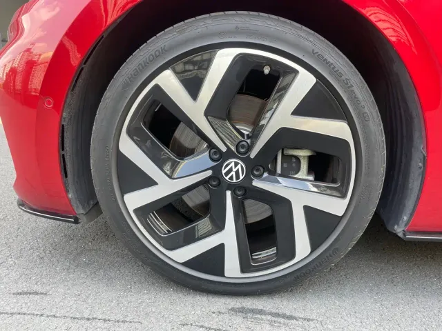 Volkswagen ID.3 — Фото автомобиля 12