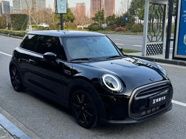 MINI Hatch — Фото автомобиля 2