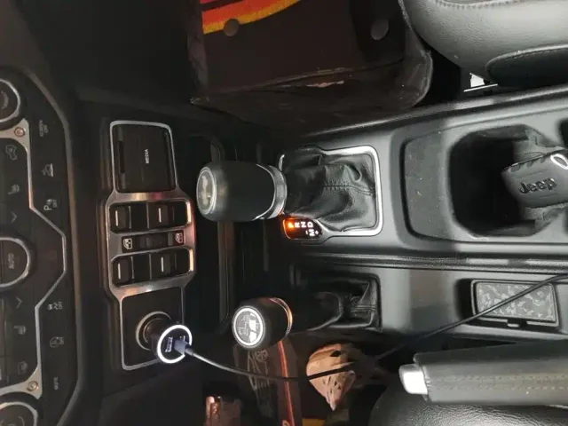 Jeep Wrangler — Фото автомобиля 16