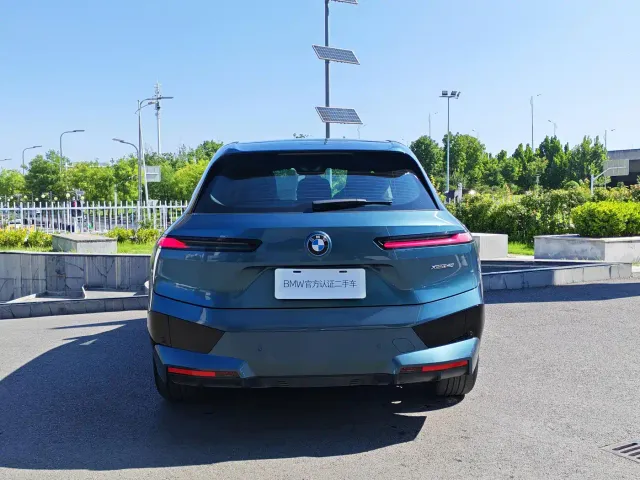 BMW iX — Фото автомобиля 5