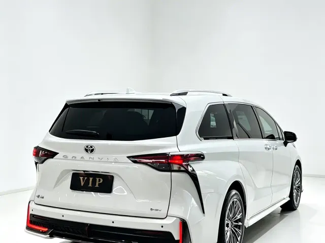 Toyota Granvia 2026 Model 2.5L Hybrid Comfort Edition — Фото автомобиля 5
