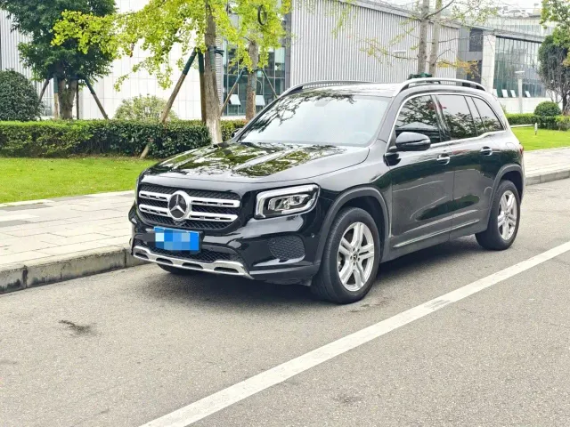 Фотография автомобиля — Mercedes-Benz GLB-Class