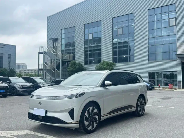 Фотография автомобиля — Dongfeng eπ 008