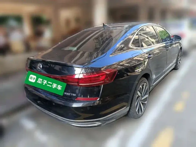 Volkswagen Passat — Фото автомобиля 4