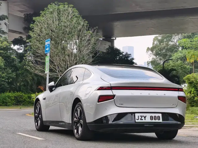 Xpeng P7 — Фото автомобиля 5