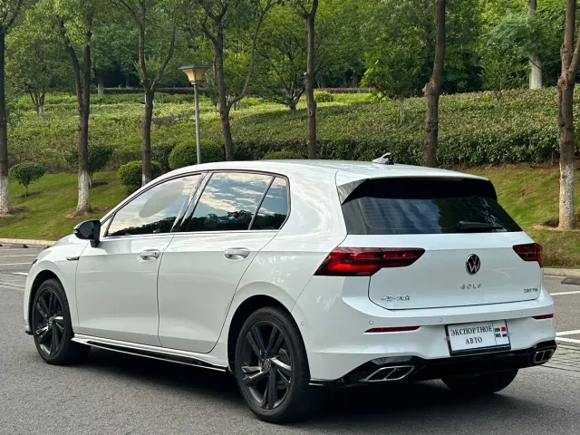 Volkswagen Golf — Фото автомобиля 6