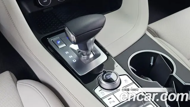 Genesis G70 Новый G70 Бензин 2.5T 2WD — Фото автомобиля 9