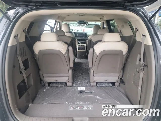 Kia Carnival Generation 4 — Фото автомобиля 9