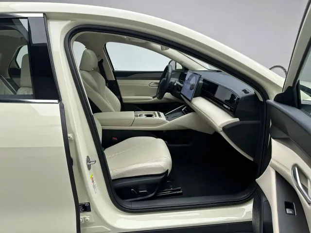 BYD Qin L — Фото автомобиля 14