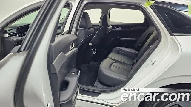 Kia K5 K5 3 поколение 2.0 LPI(Для проката) — Фото автомобиля 26