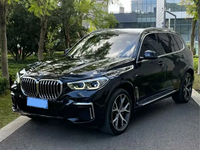 Фотография автомобиля — BMW X5